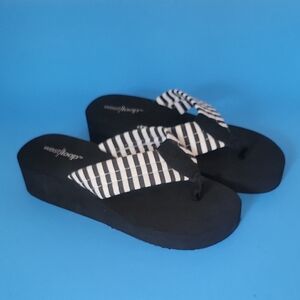 West Loop Black and White Women's Flip Flops 6